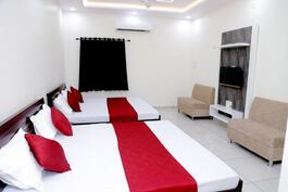 Deluxe-Double-Room-ujjain-yatra